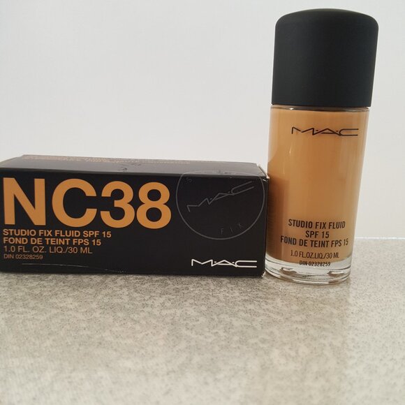 M.A.C ! Studio Fix Fluid SPF 15 Foundation ( NC38) - Picture 1 of 4
